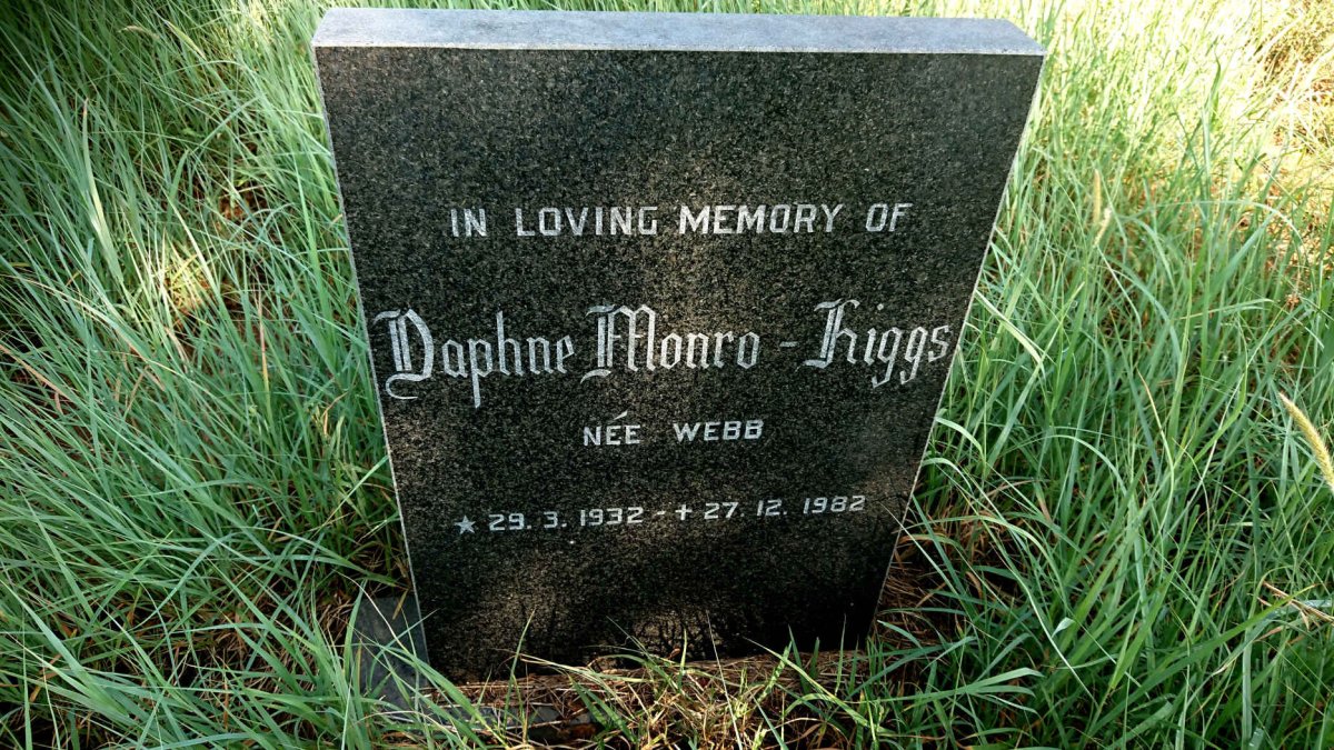 HIGGS Daphne, MONRO- nee WEBB 1932-1982 