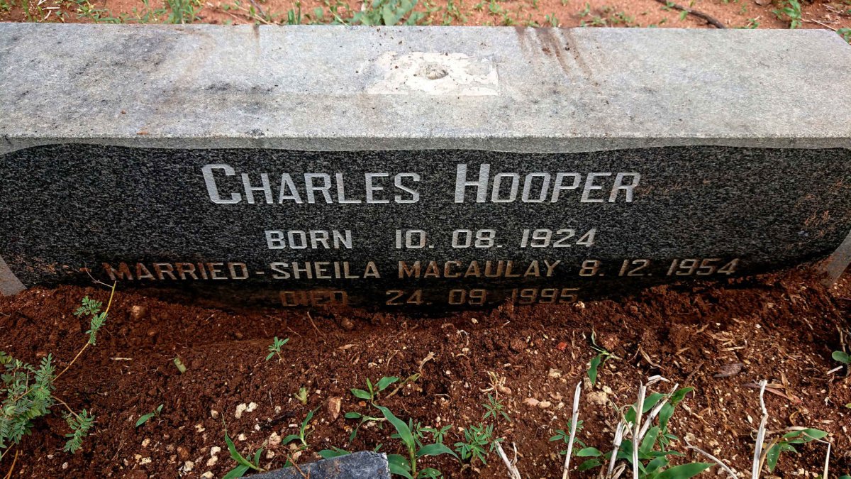 HOOPER Charles 1924-1995