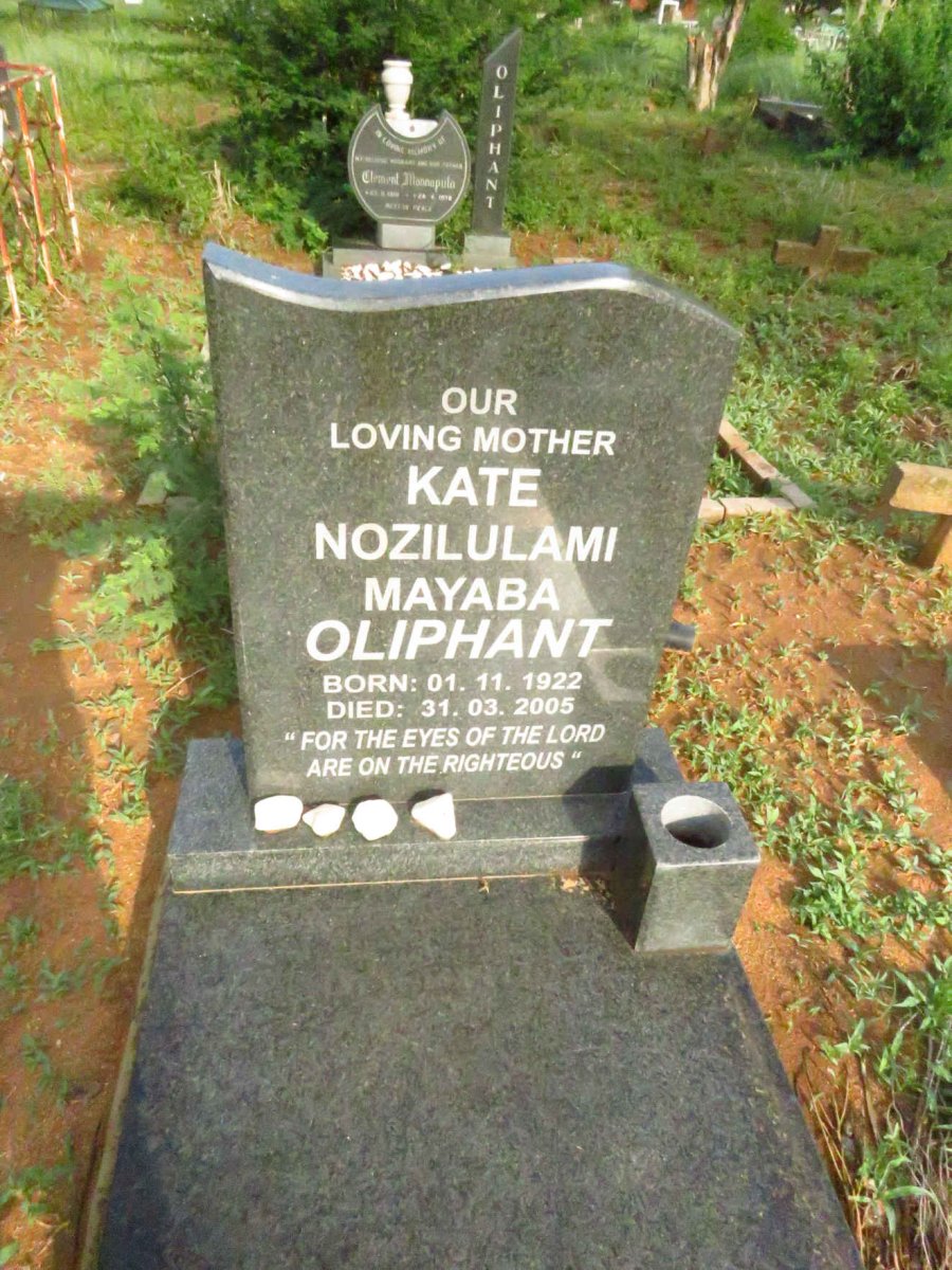 OLIPHANT Kate Nozilulami Mayaba 1922-2005