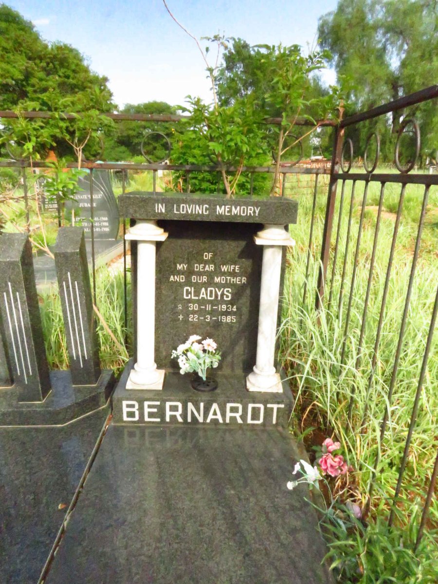 BERNARDT Gladys 1934-1985