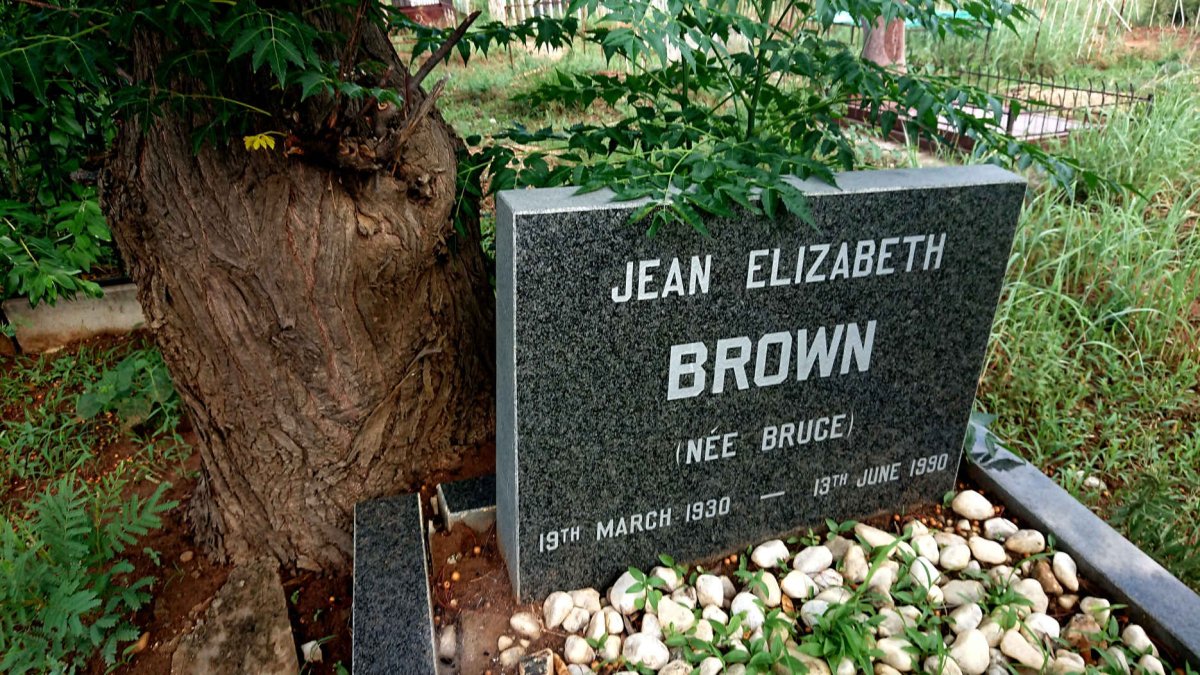 BROWN Jean Elizabeth nee BRUCE 1930-1990
