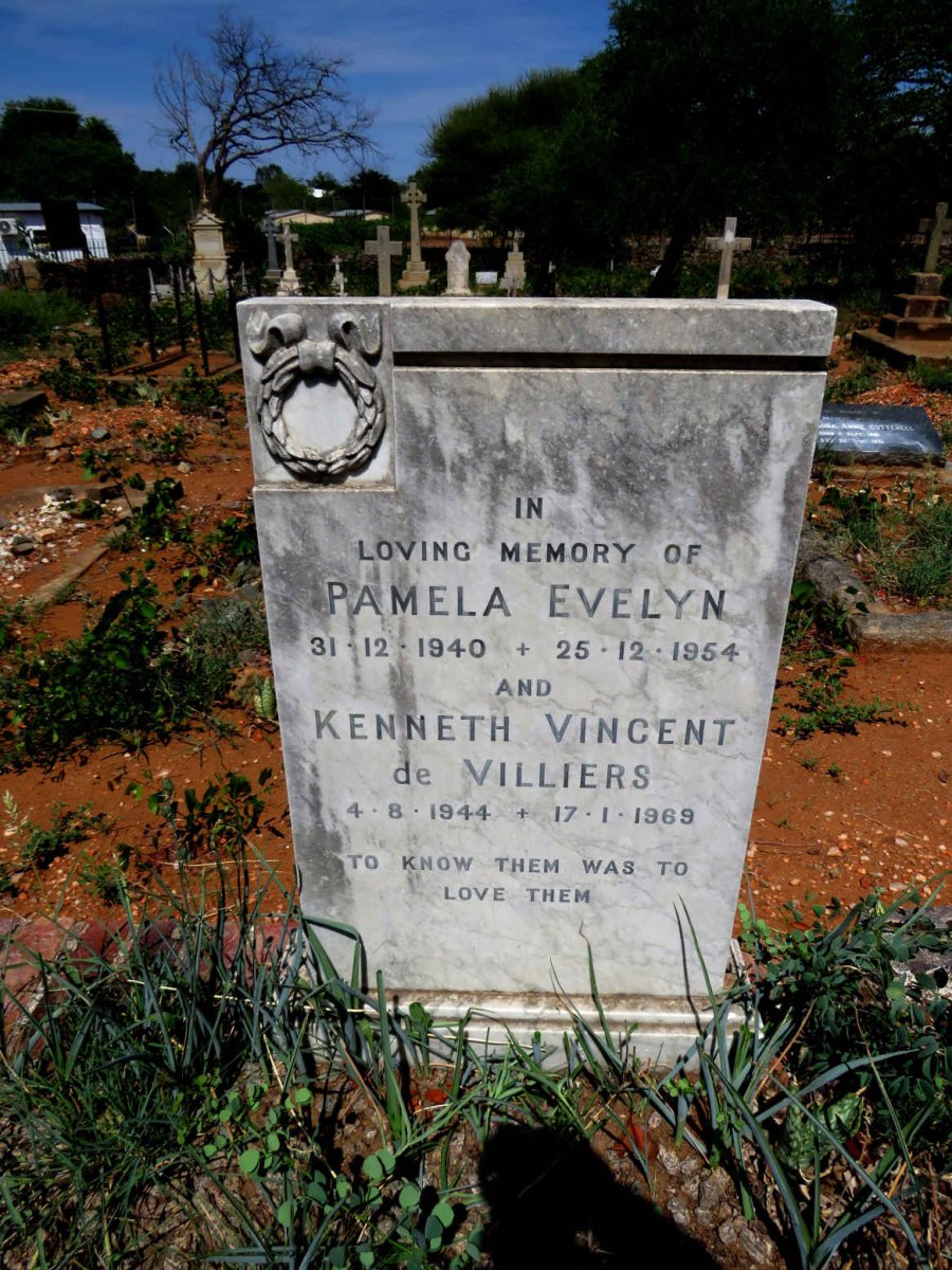 VILLIERS Pamela Evelyn, de 1940-1954 :: DE VILLIERS Kenneth Vincent 1944-1969