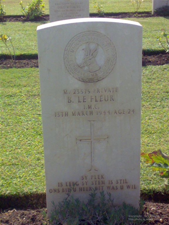 FLEUR B., le -1944