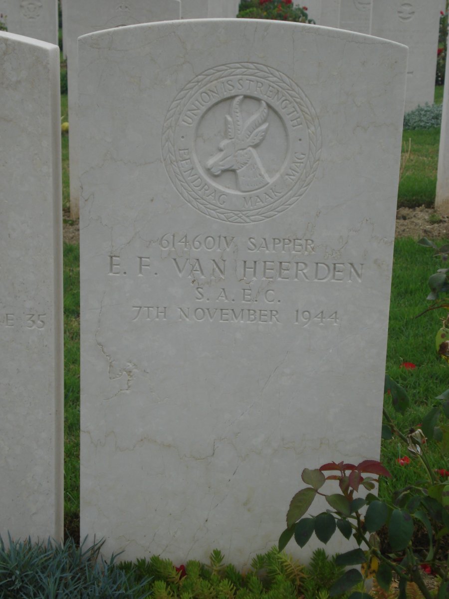 HEERDEN E.F. ,van -1944