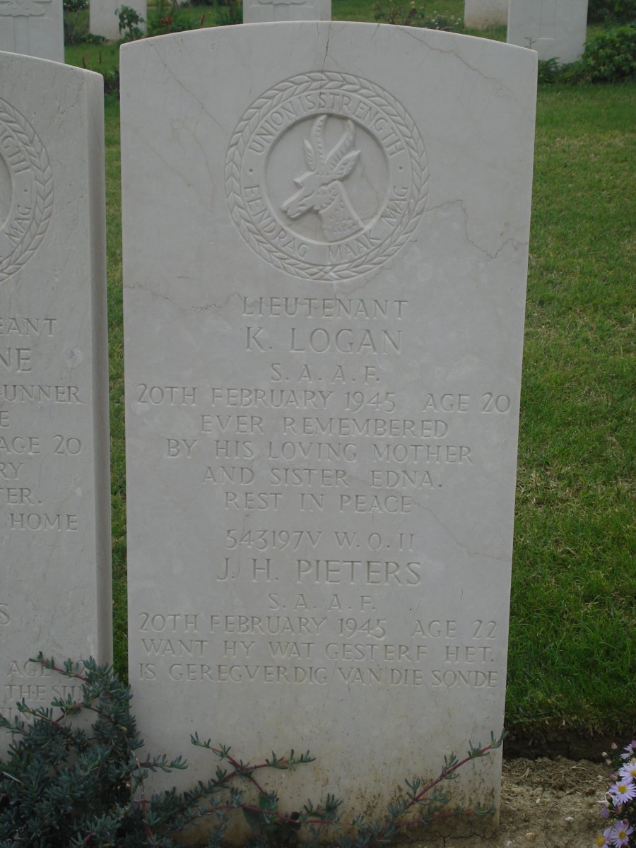 LOGAN K. -1945 :: PIETERS J.H. -1945