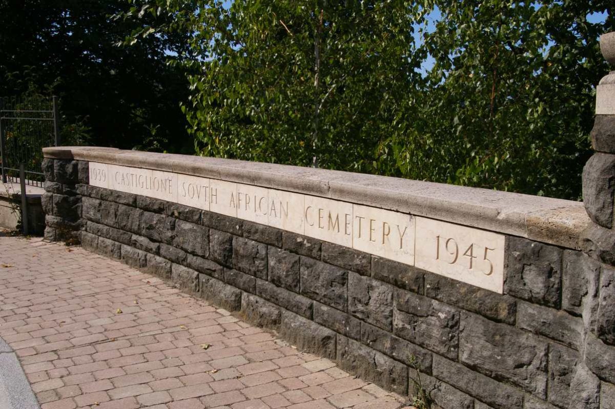 2. Entrance to the cemetery