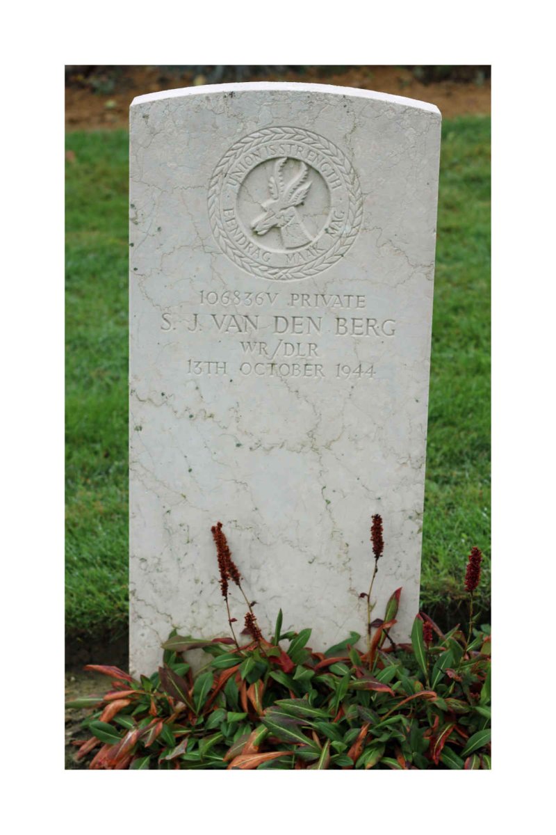 BERG S.J., van den -1944