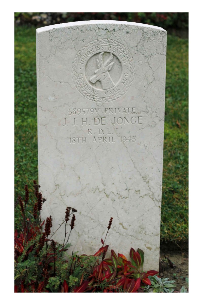 JONGE J.J.H., de -1945