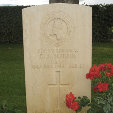 SCHORR D.J. -1944