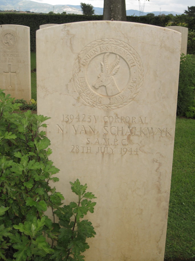 SCHALKWYK T.N., van -1944
