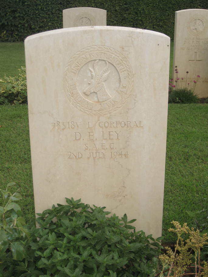LEY D.E. -1944