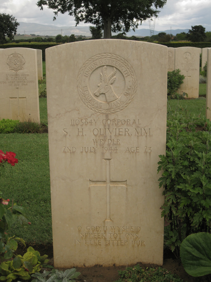 OLIVIER S.H. -1944