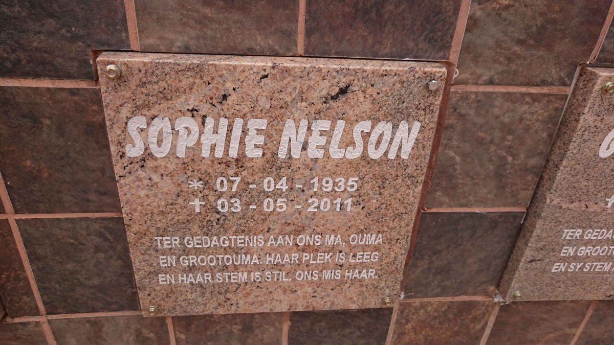 NELSON Sophie 1935-2011