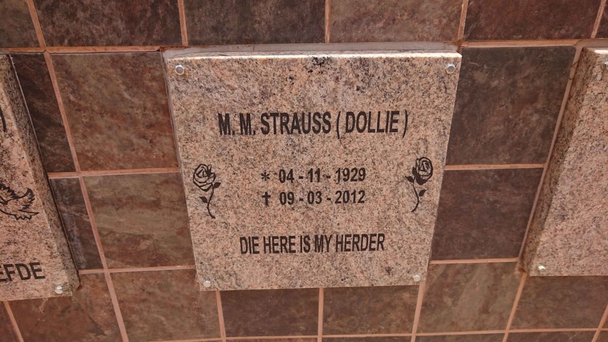 STRAUSS M.M. 1929-2012