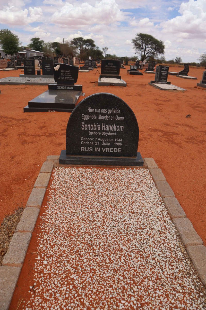 HANEKOM Senobia nee STRYDOM 1944-1986