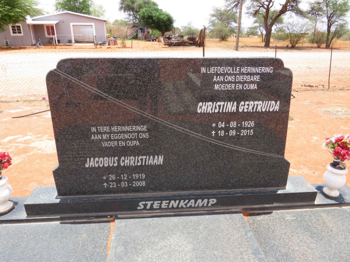 STEENKAMP Jacobus Christiaan 1919-2008 & Christina Gertruida 1926-2015