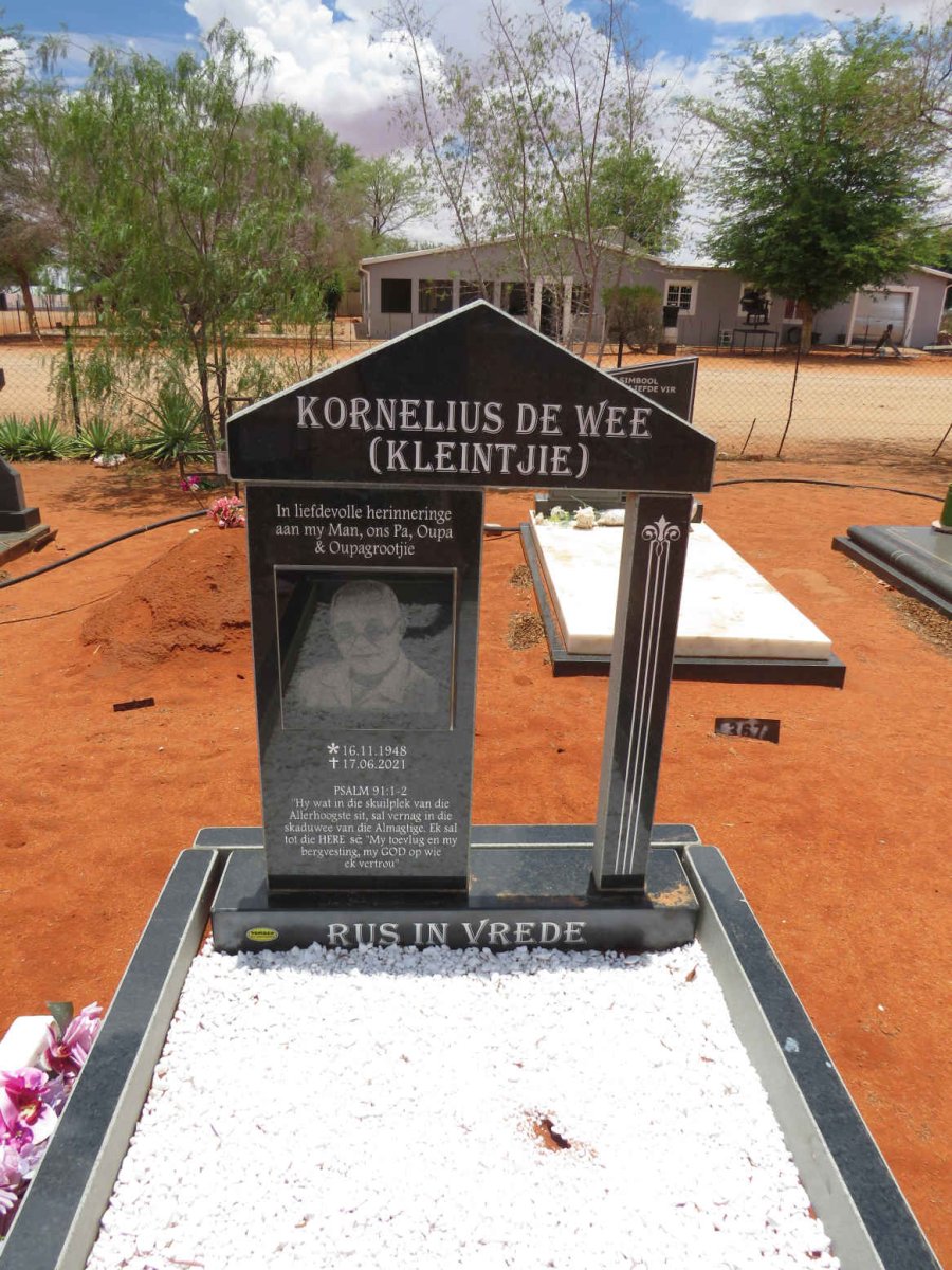 WEE Kornelius, de 1948-2021 