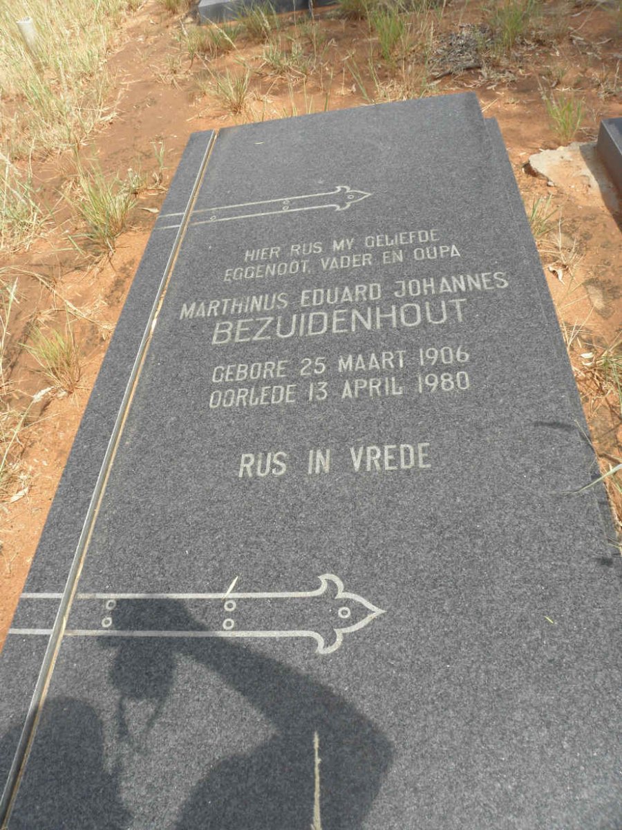BEZUIDENHOUT Marthinus Eduard Johannes 1906-1980