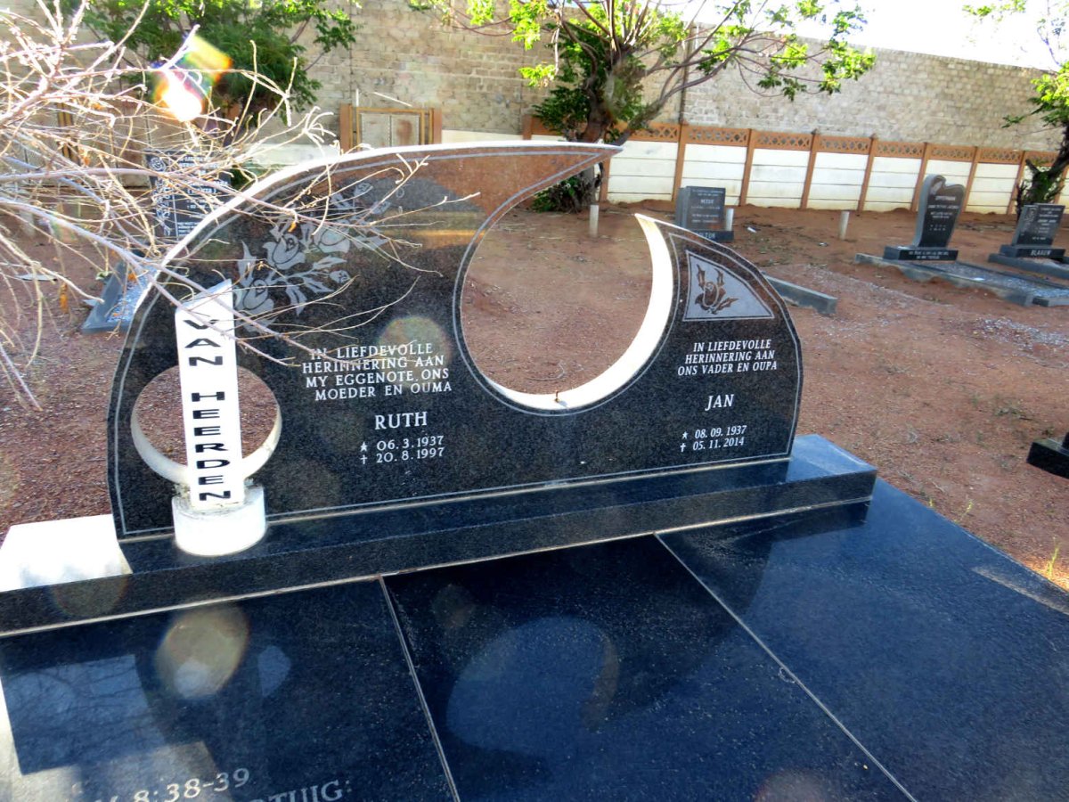 HEERDEN Jan, van 1937-2014 & Ruth 1937-1997