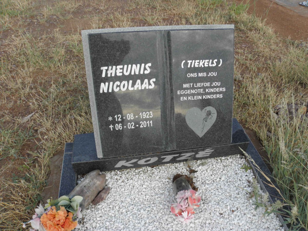KOTZE Theunis Nicolaas 1923-2011