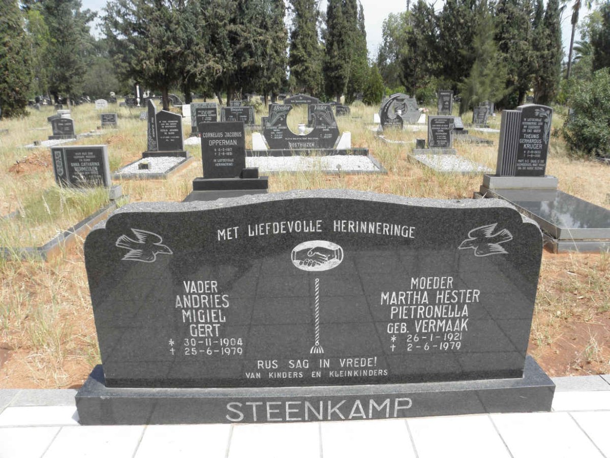 STEENKAMP Andries Migiel Gert 1904-1979 &amp; Martha Hester Petronella VERMAAK 1921-1979