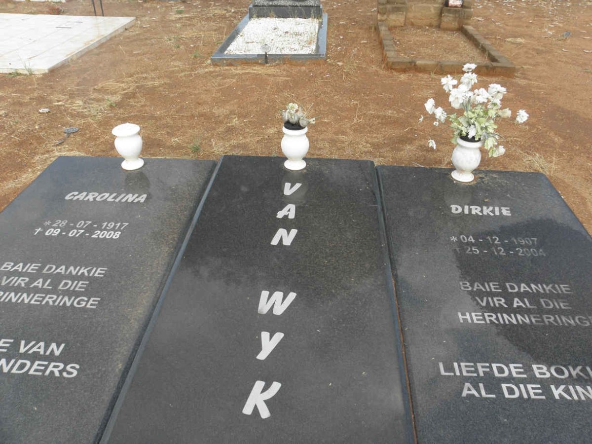 WYK Dirkie, van 1907-2004 &amp; Carolina 1917-2008
