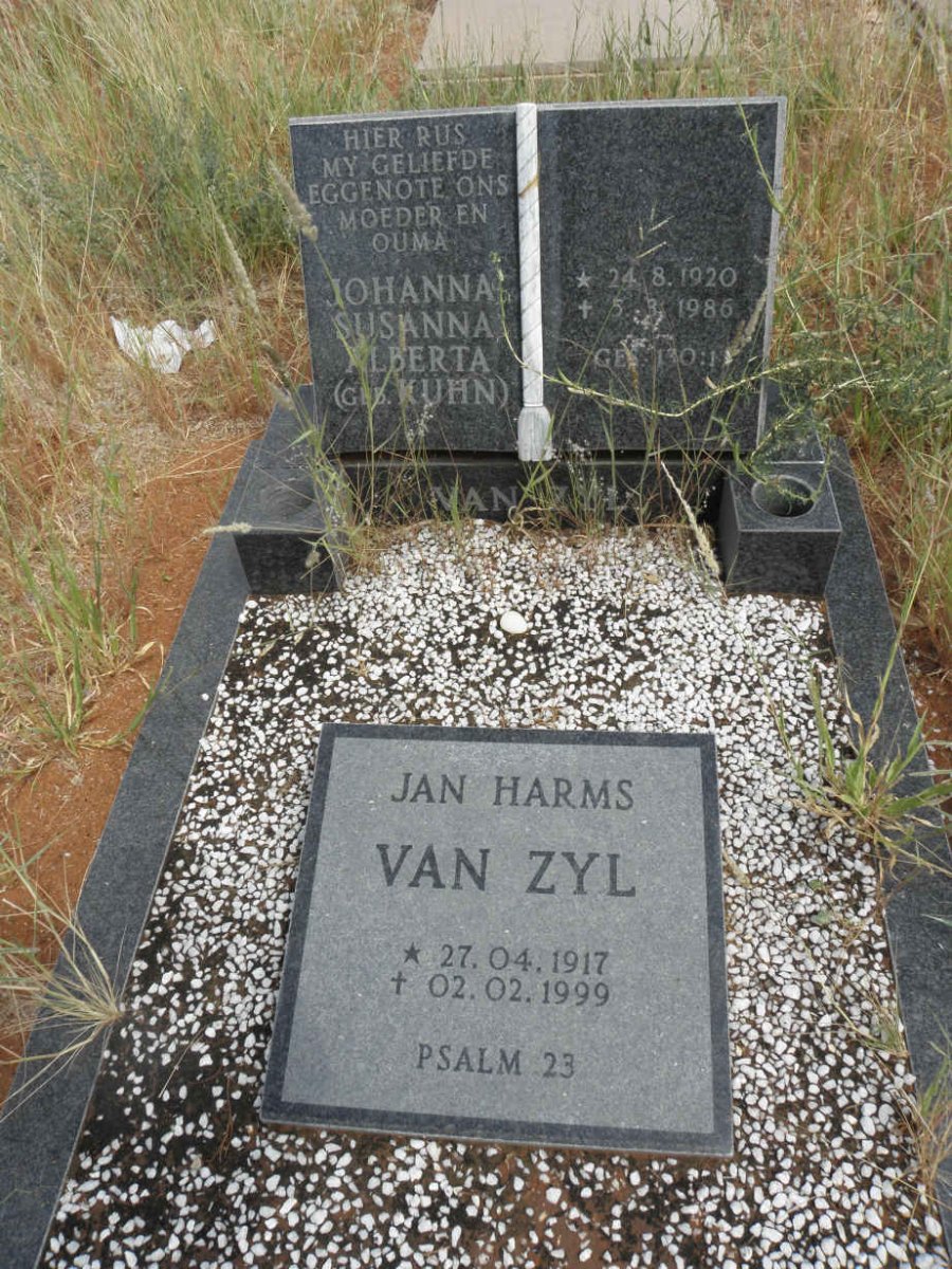 ZYL Jan Harms, van 1917-1999 &amp; Johanna Susanna Alberta KUHN 1920-1986