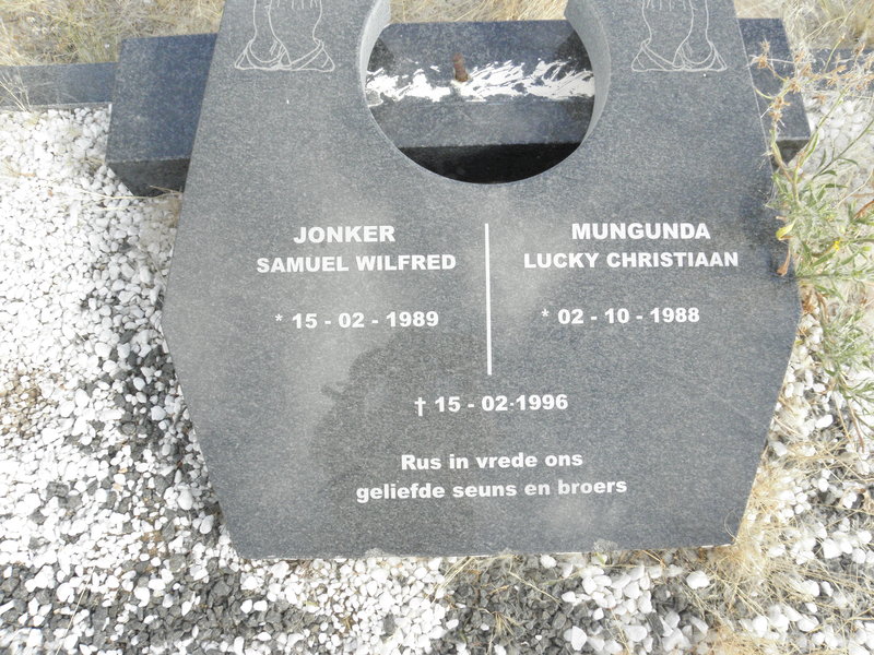 JONKER Samuel Wilfred 1989-1996 :: MUNGUNDA Lucky Christiaan 1988-1996