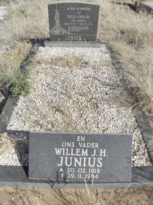 JUNIUS Willem J.H. 1918-1994 &amp; Engela Karolina JOUBERT 1926-1974