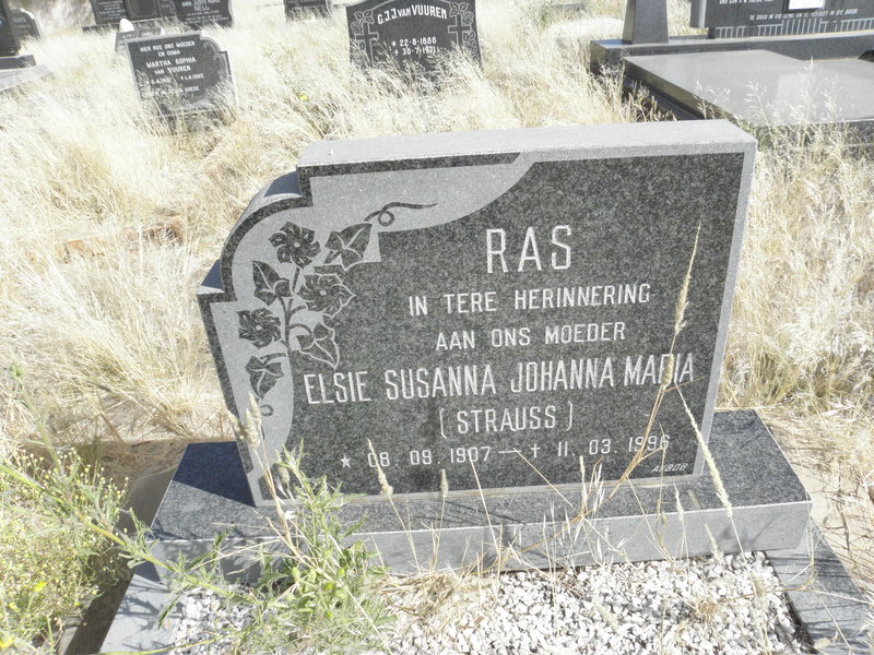 RAS Elsie Susanna Johanna Maria nee STRAUSS 1907-1996