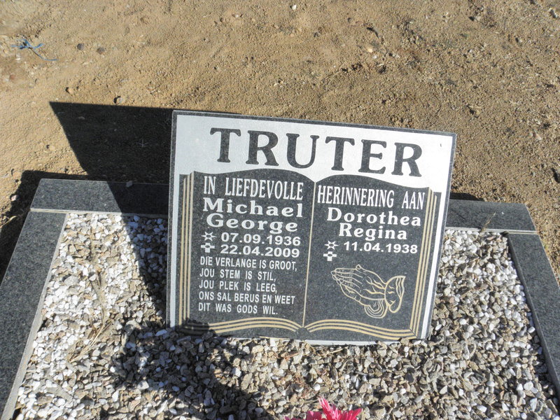TRUTER Michael George 1936-2009 &amp; Dorothea Regina 1938-