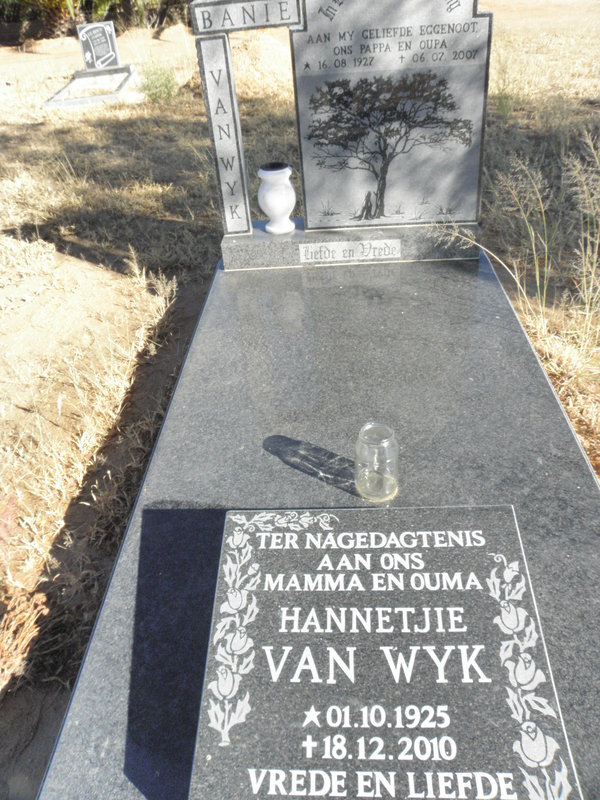 WYK Banie, van 1927-2007 &amp; Hannetjie 1925-2010