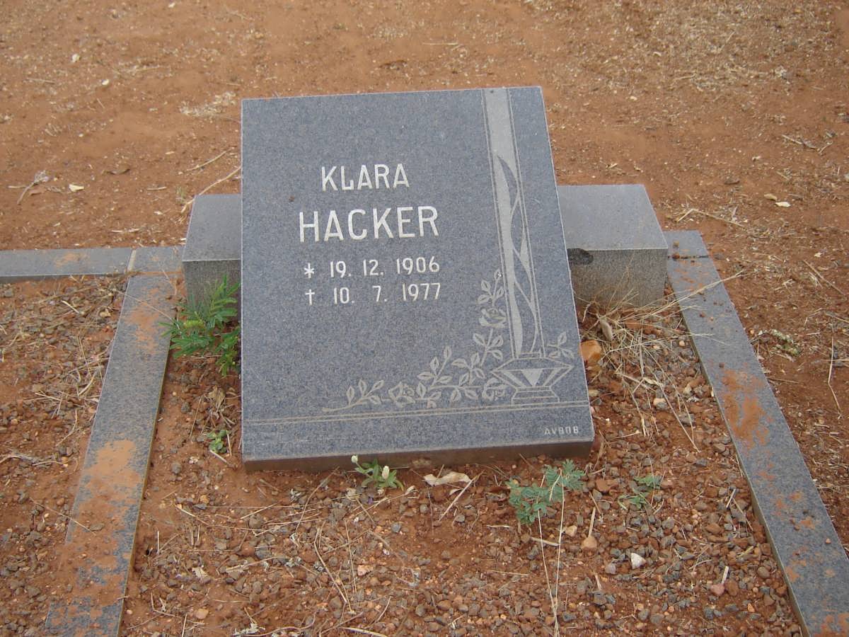HACKER Klara 1906-1977