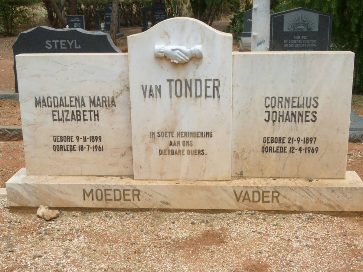 TONDER Cornelius Johannes, van 1897-1969 &amp; Magdalena Maria Elizabeth 1899-1961