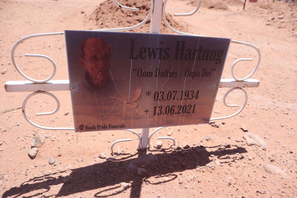 HARTUNG Lewis 1934-2021