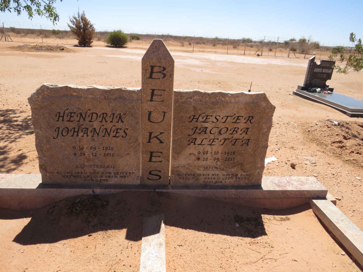 BEUKES Hendrik Johannes 1920-2010 & Hester Jacoba Alletta 1926-2011