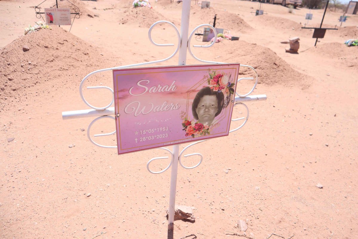WATERS Sarah 1953-2023