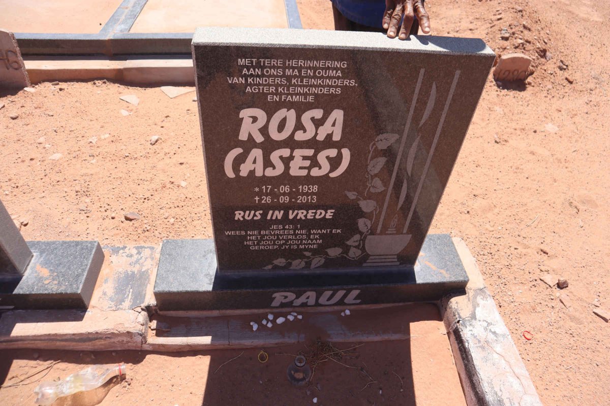 PAUL Rosa 1938-2013