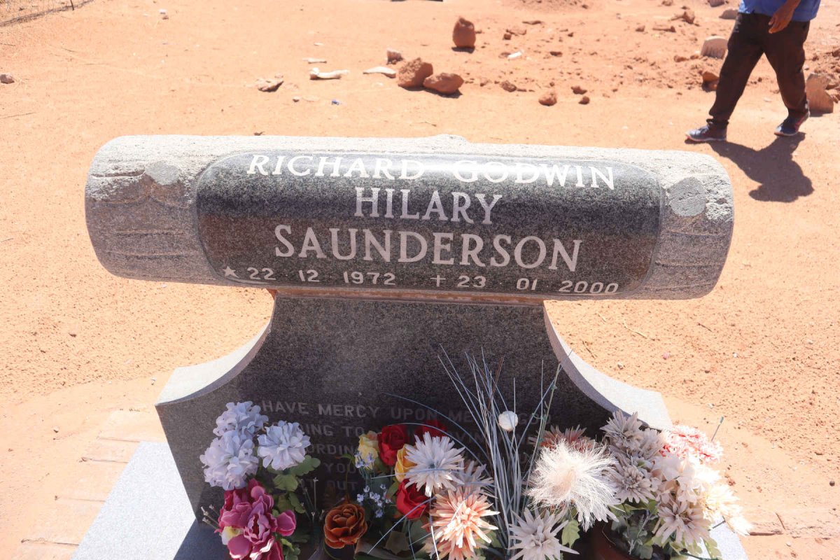 SAUNDERSON Richard Godwin Hilary 1972-2000