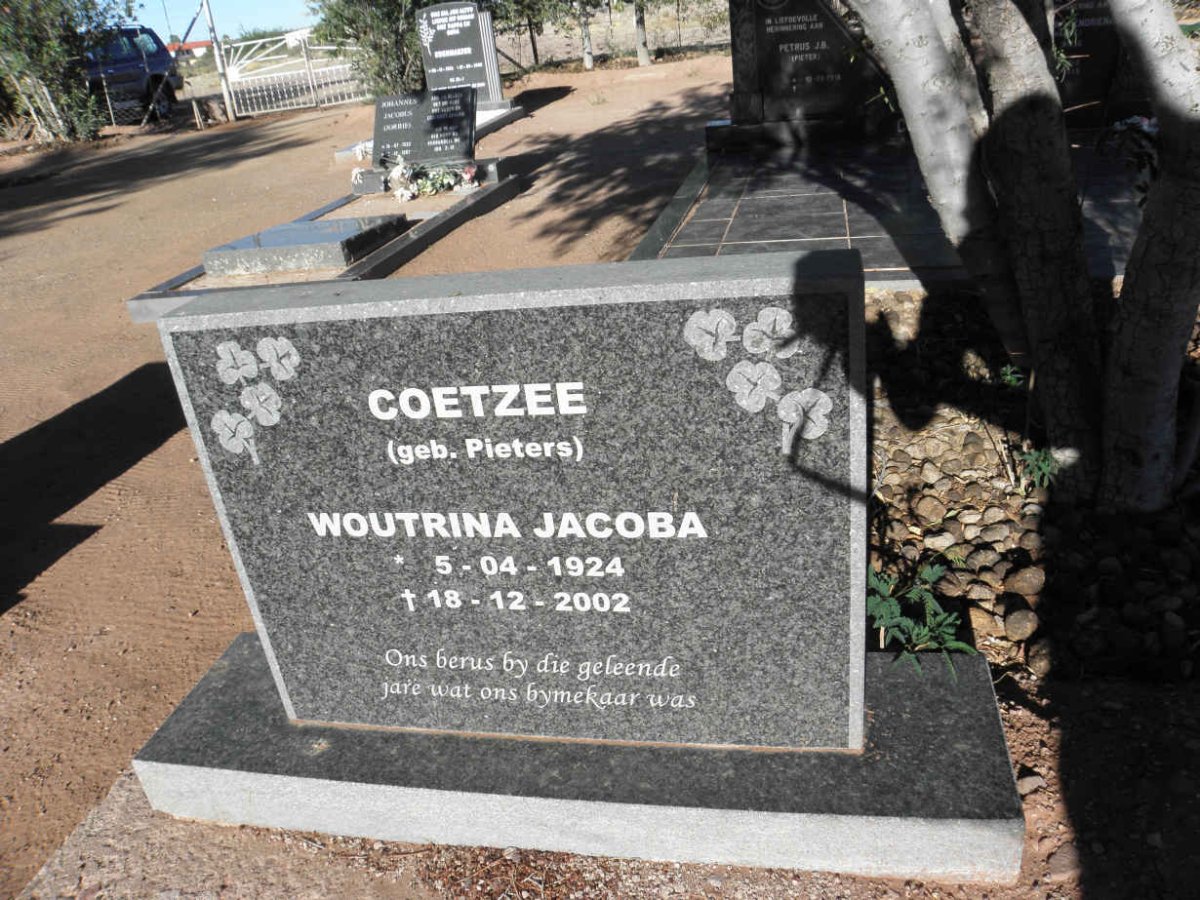 COETZEE Woutrina Jacoba nee PIETERS 1924-2002