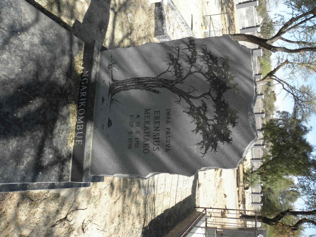 NGARIKOMBUE Erensius Mekahako 1951-1998