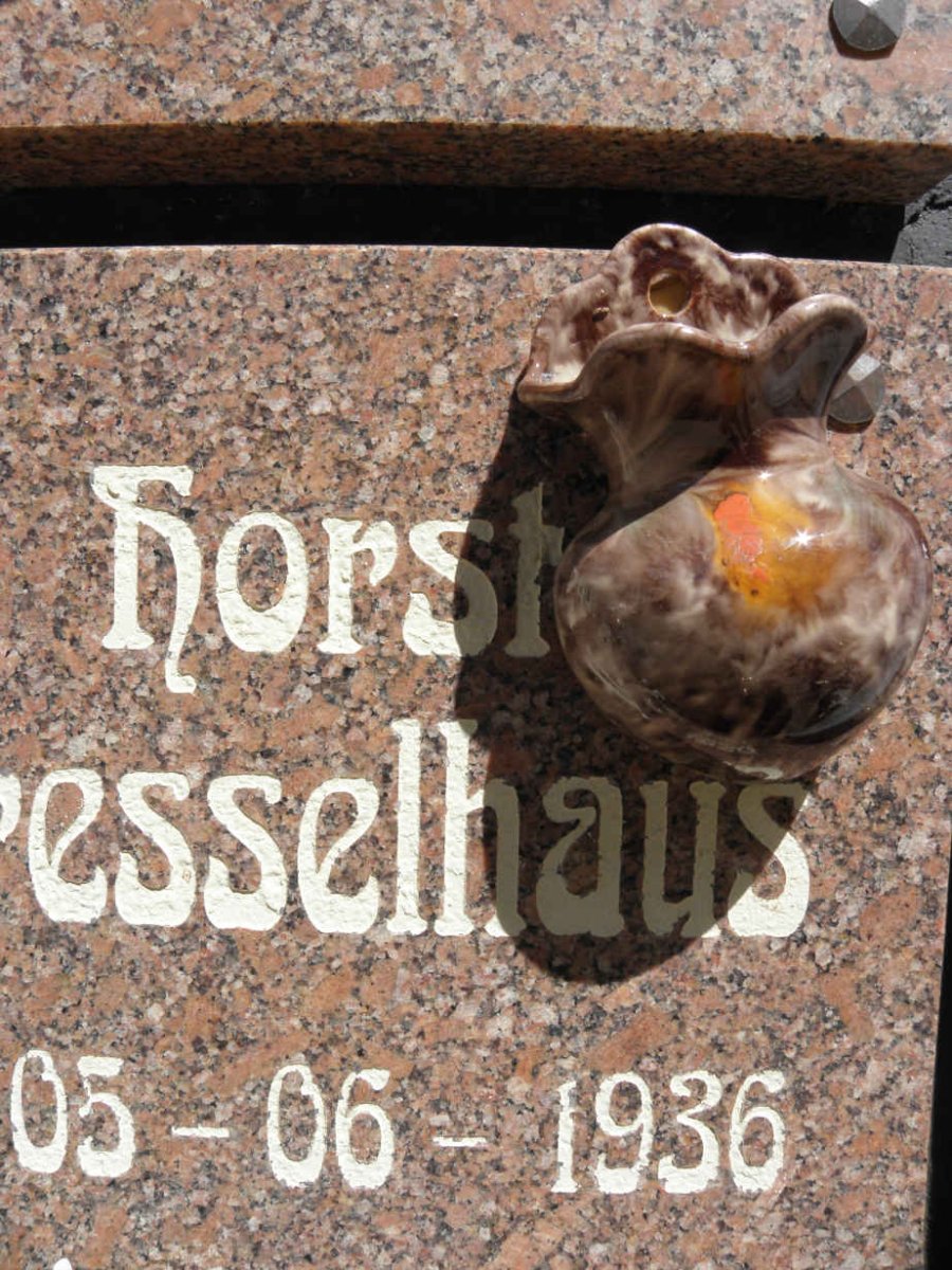 ?ESSELHAUS Horst 1936-?