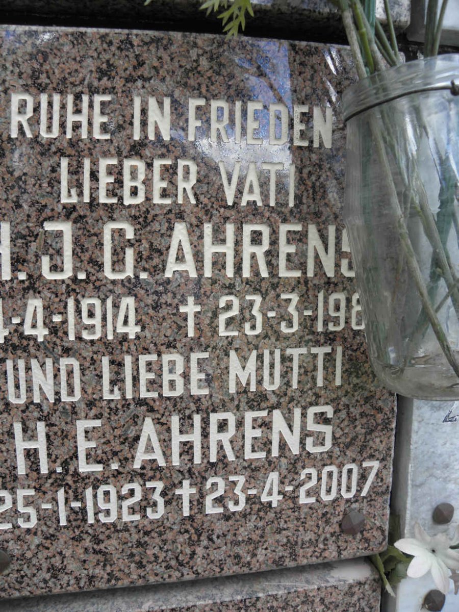 AHRENS H.J.G. 1914-198? &amp; H.E. 1923-2007