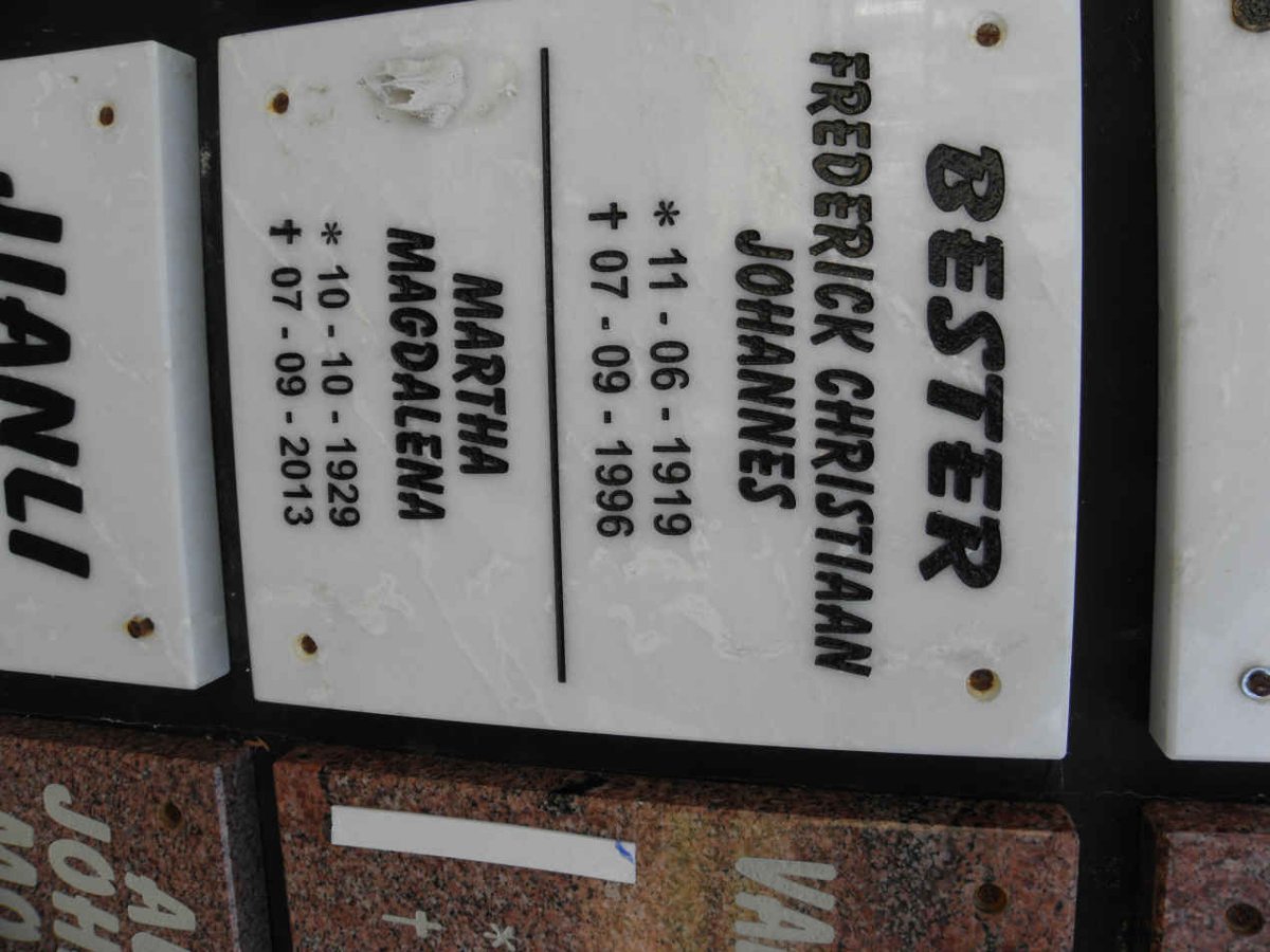 BESTER Frederick Christiaan Johannes 1919-1996 &amp; Martha Magdelena 1929-2013