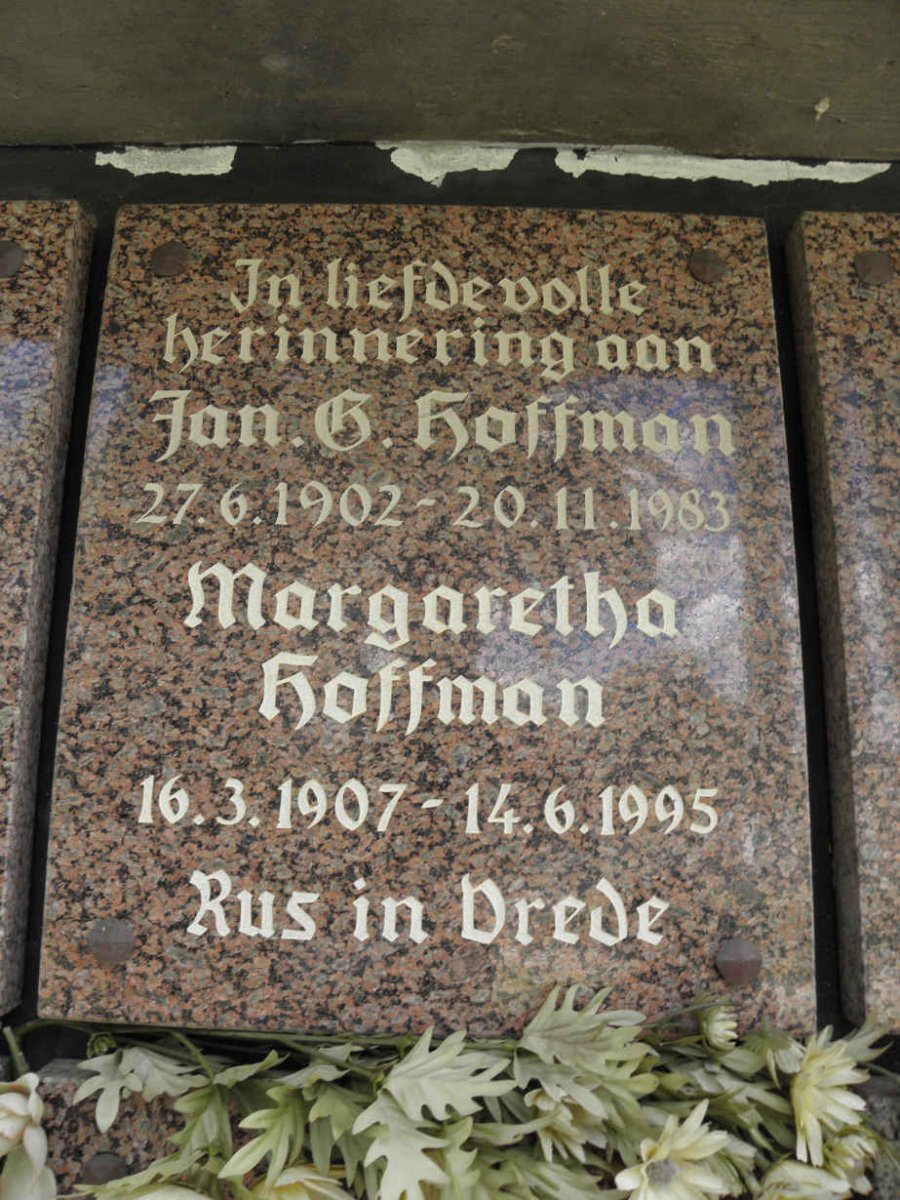 HOFFMAN Jan G. 1902-1983 &amp; Margaretha 1907-1995