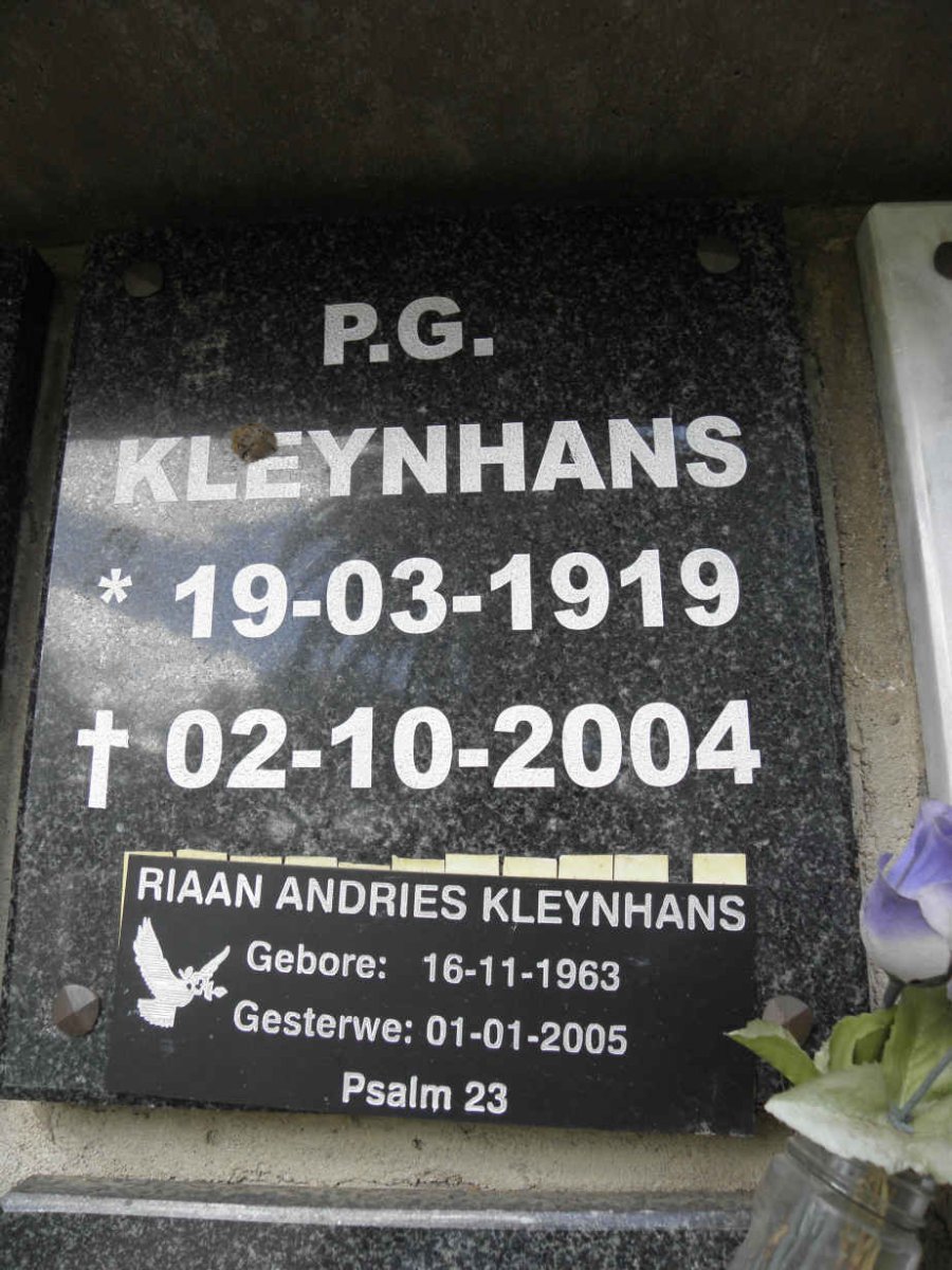 KLEYNHANS P.G. 1919-2004 :: KLEYNHANS Riaan Andries 1963-2005