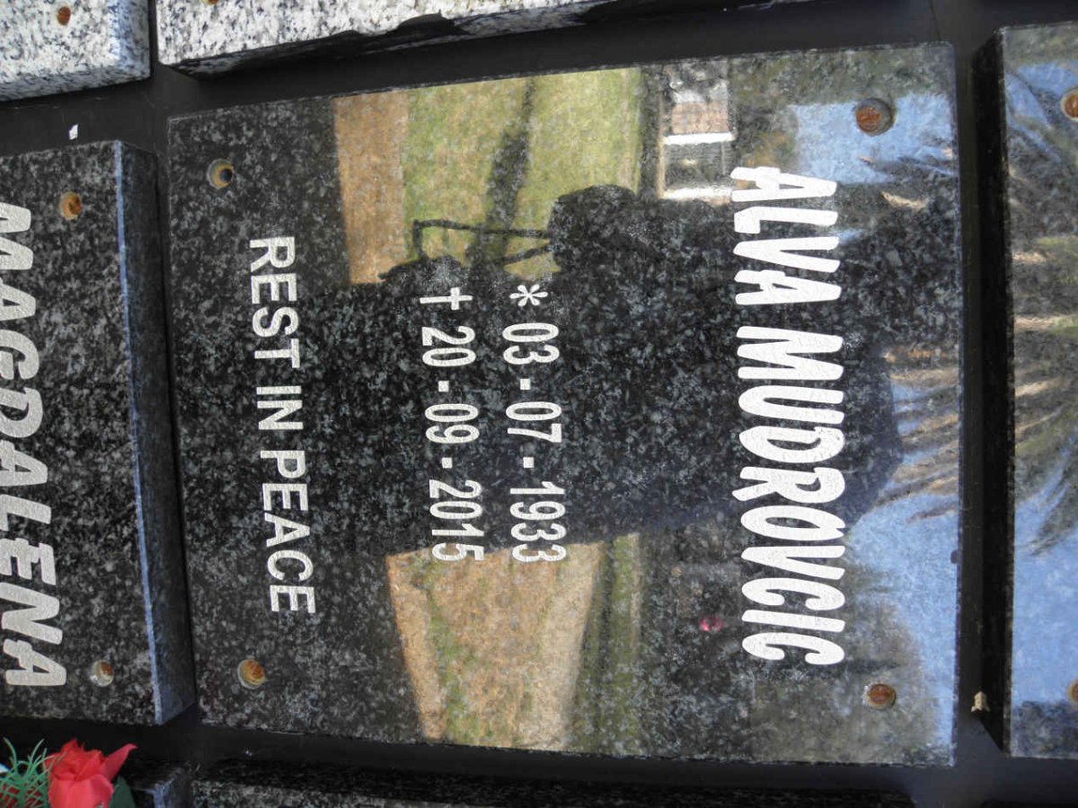 MUDROVCIC Alva 1933-2015