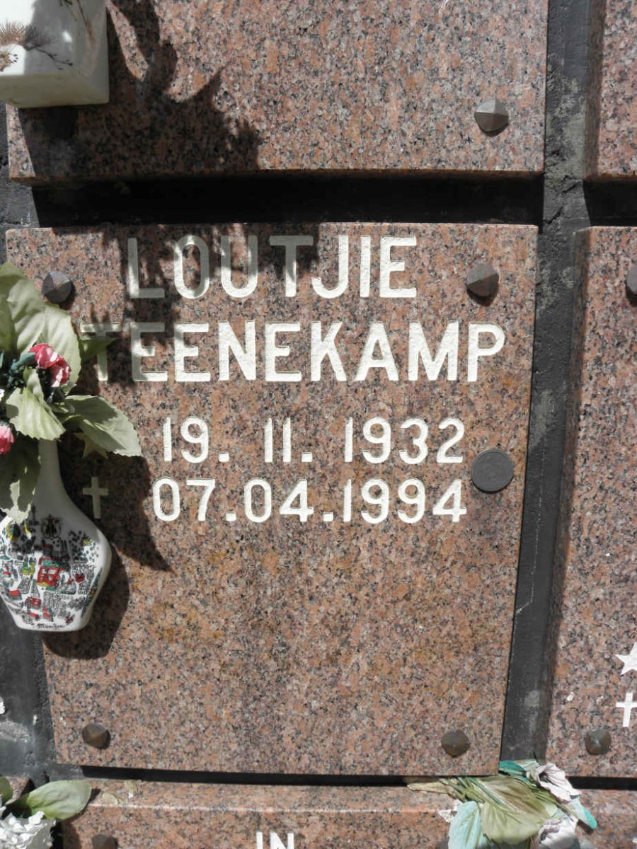 STEENKAMP Loutjie 1932-1994