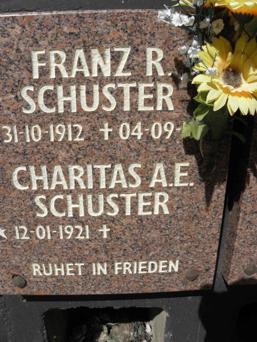 SCHUSTER Franz R. 1912-? &amp; Charitas A.E. 1921-