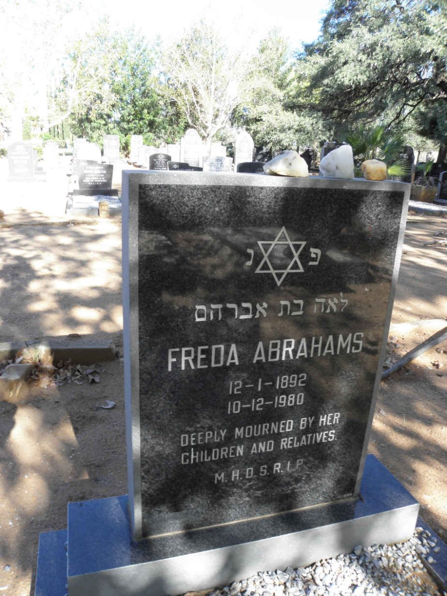 ABRAHAMS Freda 1892-1980